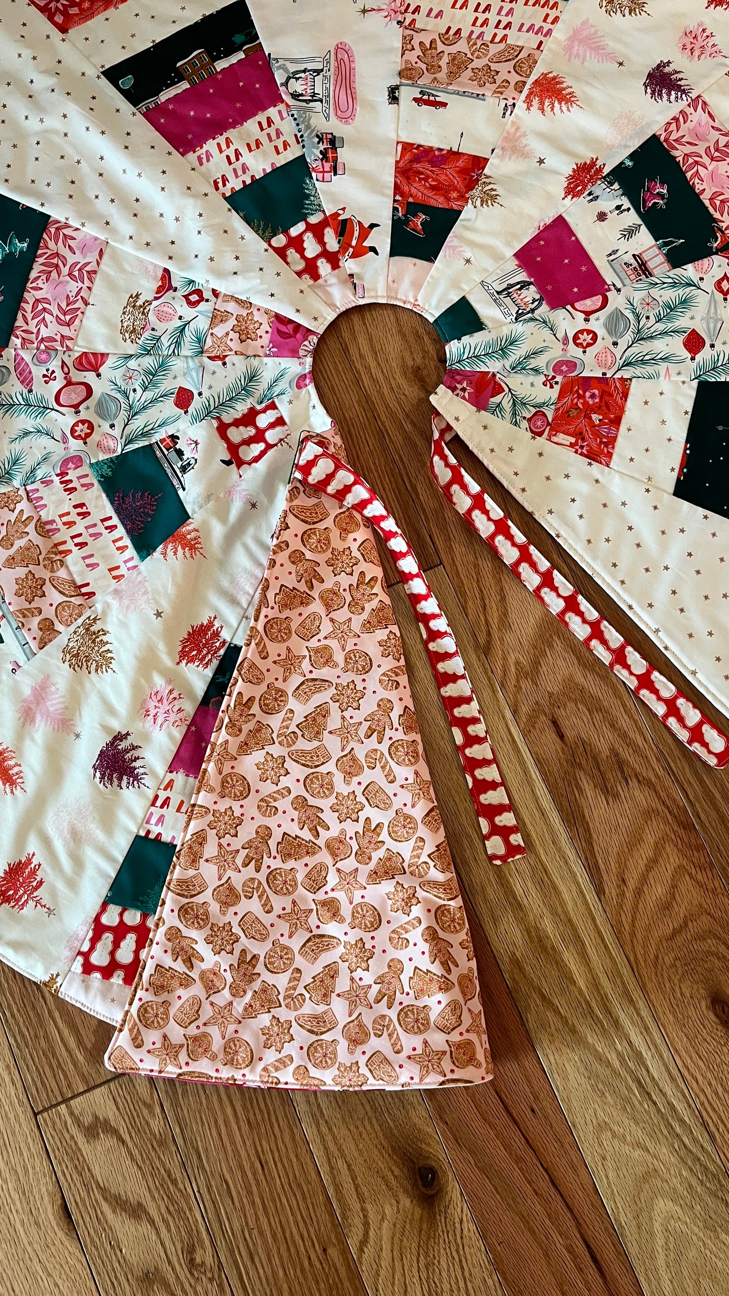 Retro Christmas Quilted Tree Skirt
